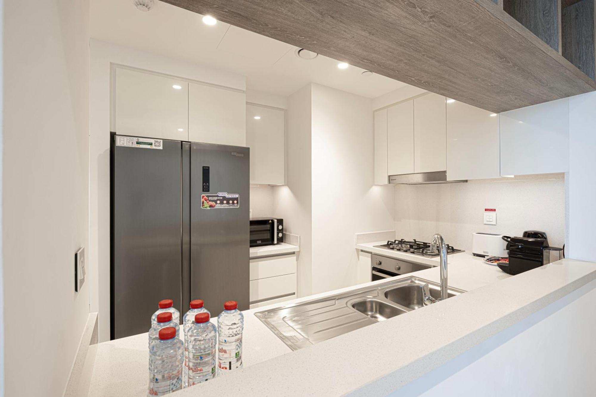 Burj Khalifa View, High Floor, Mall Access, Gym, Infinity-pool, Playground, Bbq, Family Friendly Apartment Dubai