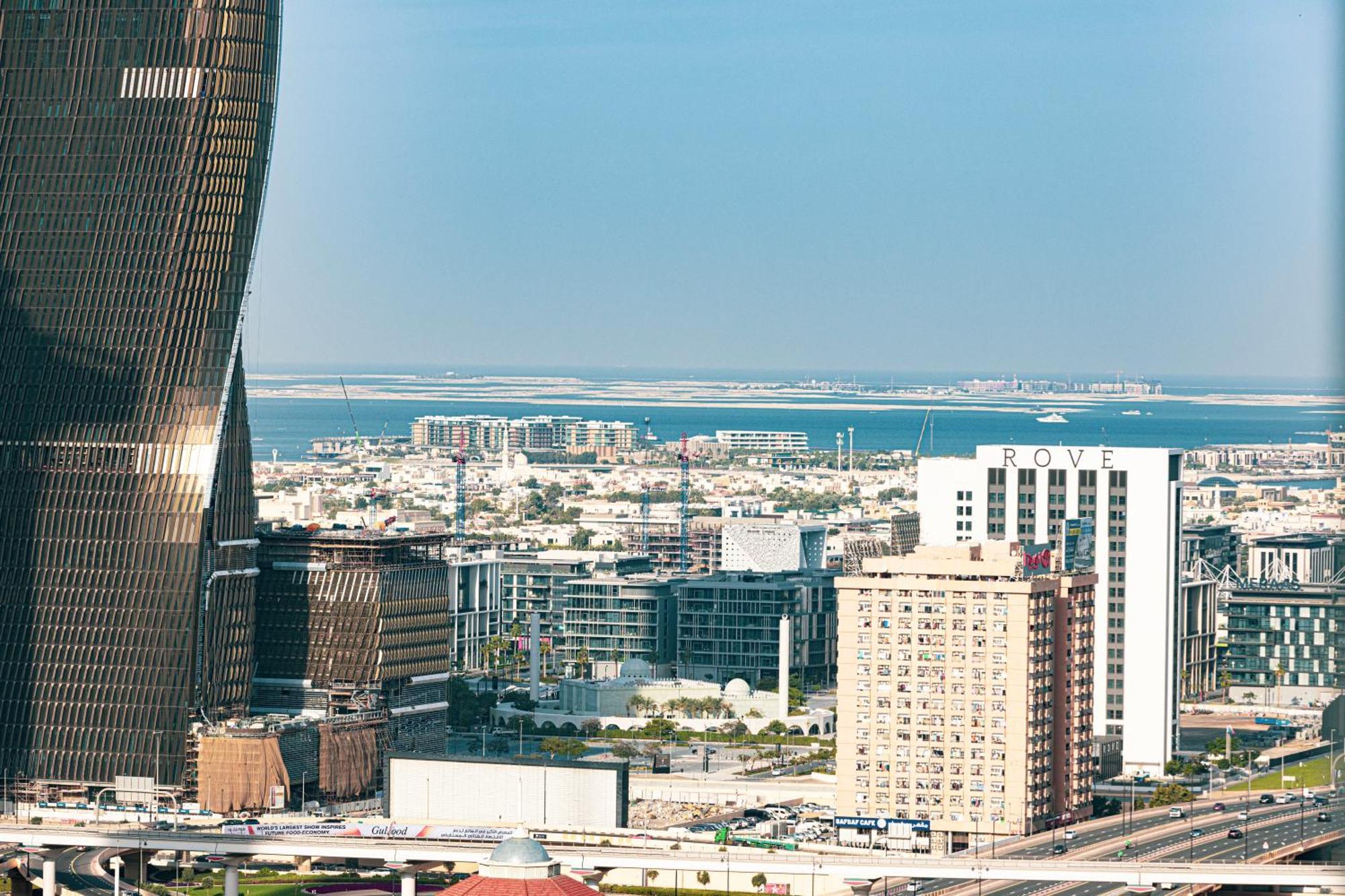 Apartment Burj Khalifa View, High Floor, Mall Access, Gym, Infinity-pool, Playground, Bbq, Family Friendly *