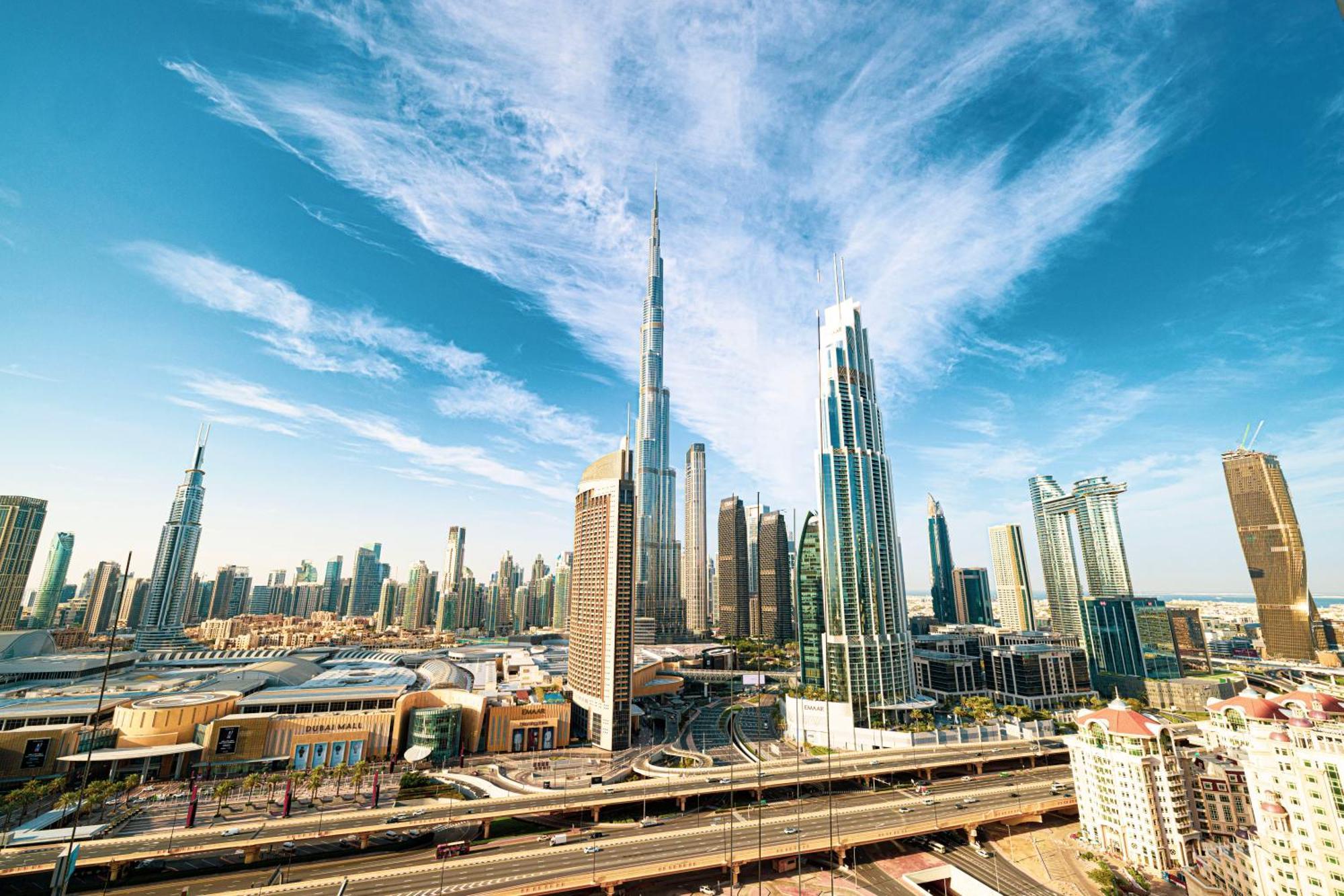 Burj Khalifa View, High Floor, Mall Access, Gym, Infinity-pool, Playground, Bbq, Family Friendly Apartment *