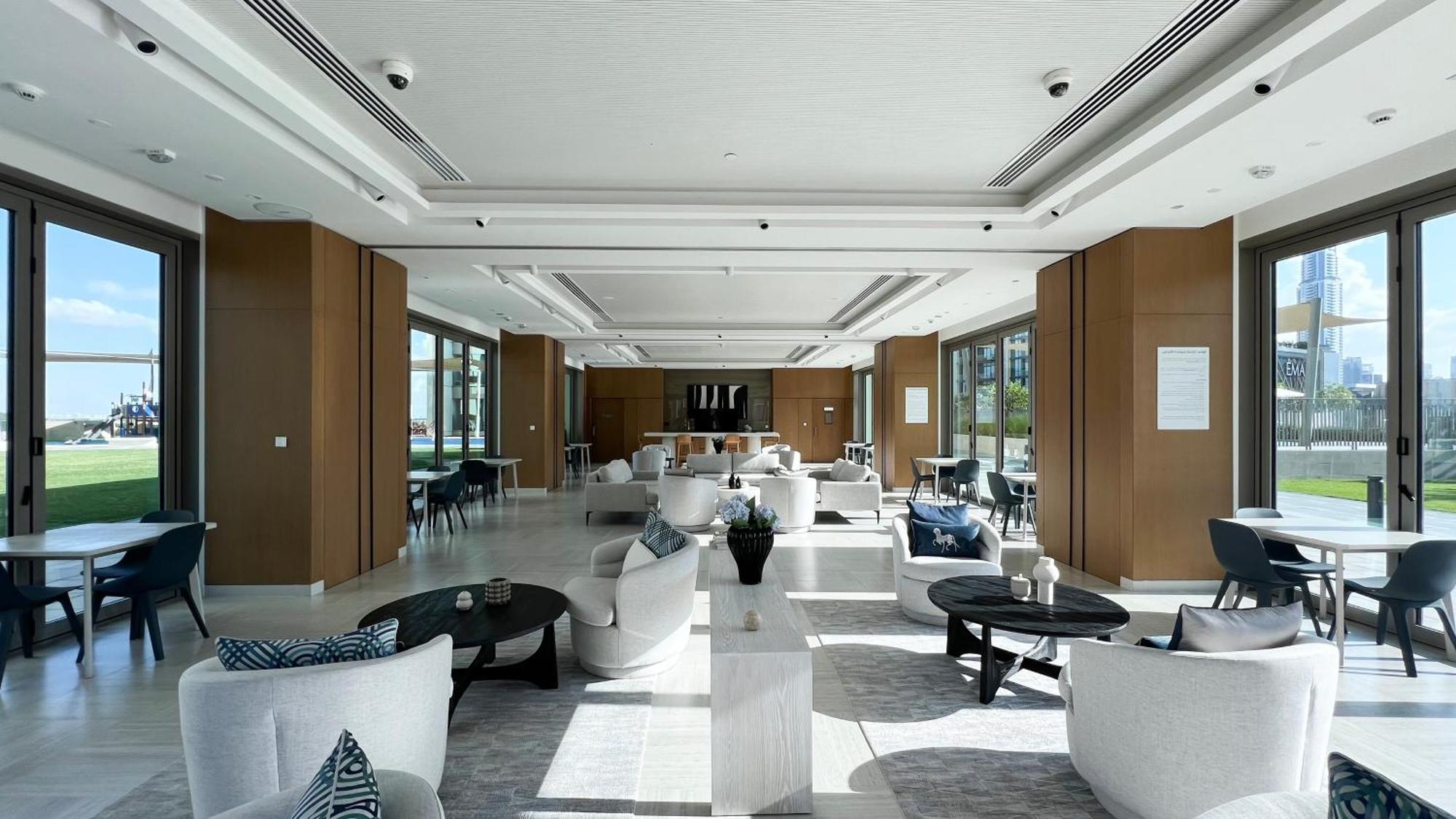 Burj Khalifa View, High Floor, Mall Access, Gym, Infinity-pool, Playground, Bbq, Family Friendly Dubai