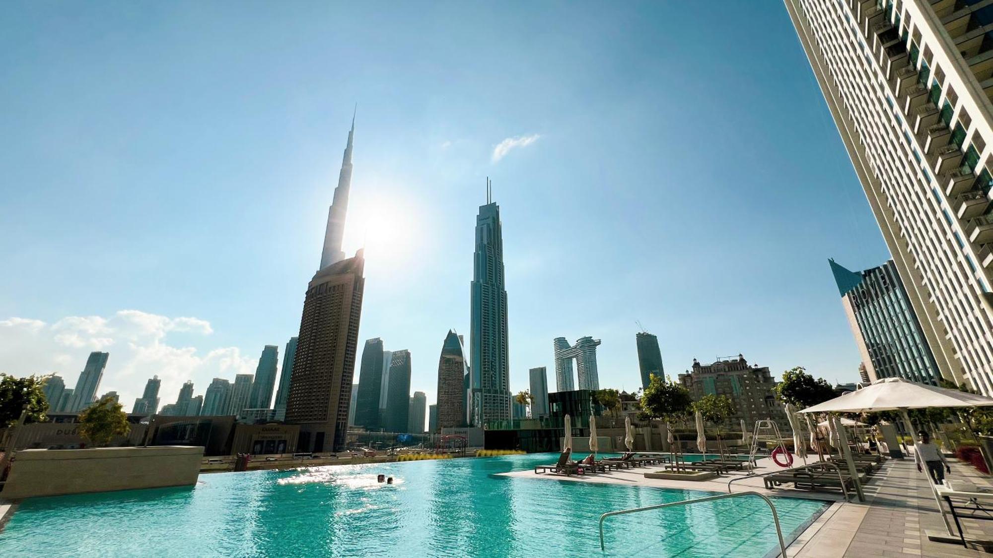Burj Khalifa View, High Floor, Mall Access, Gym, Infinity-pool, Playground, Bbq, Family Friendly Apartment Dubai