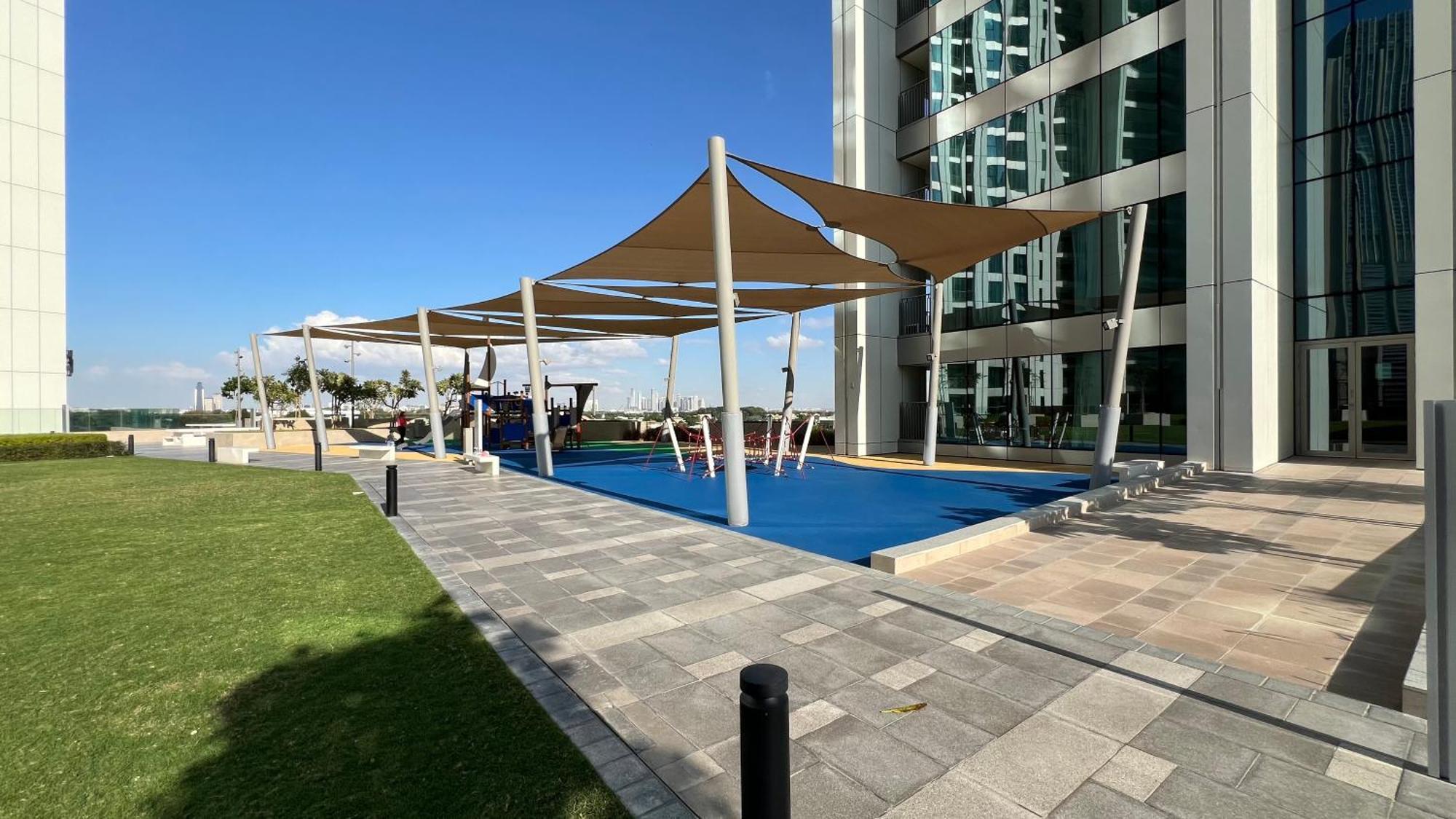 Burj Khalifa View, High Floor, Mall Access, Gym, Infinity-pool, Playground, Bbq, Family Friendly Apartment
